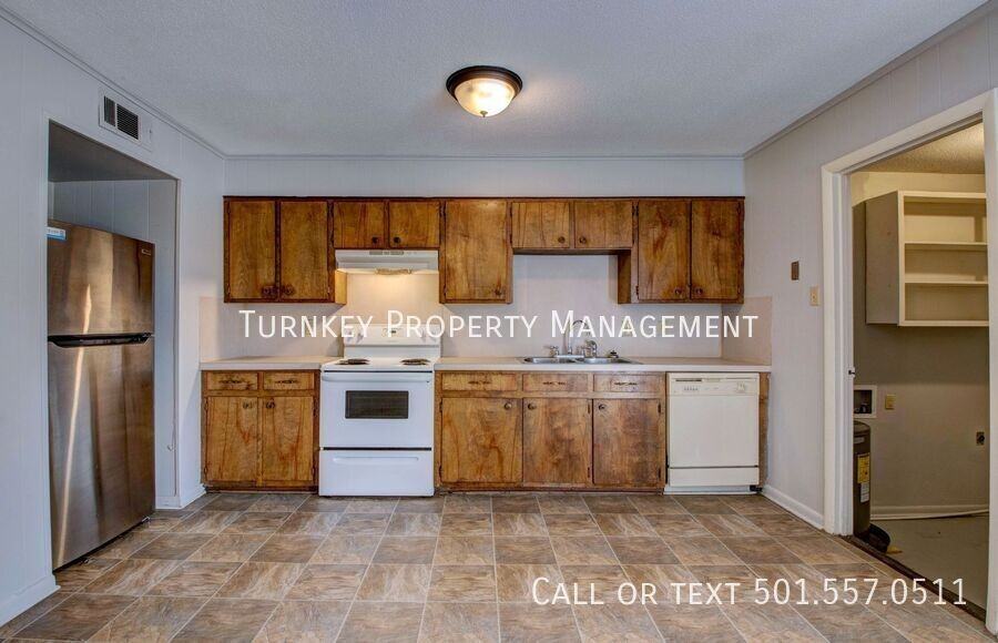 1821 Sanford Dr #1 - Photo 2 of 19