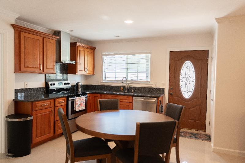 2240a Metcalf Street - Photo 3 of 25