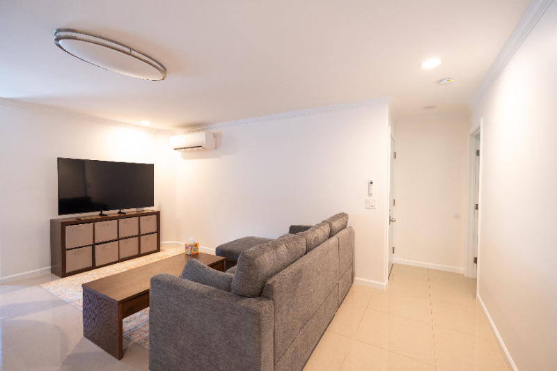 2240a Metcalf Street - Photo 5 of 25