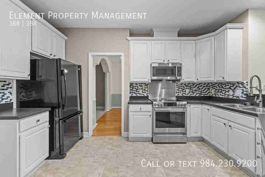 161 Mediate Dr - Photo 2 of 39