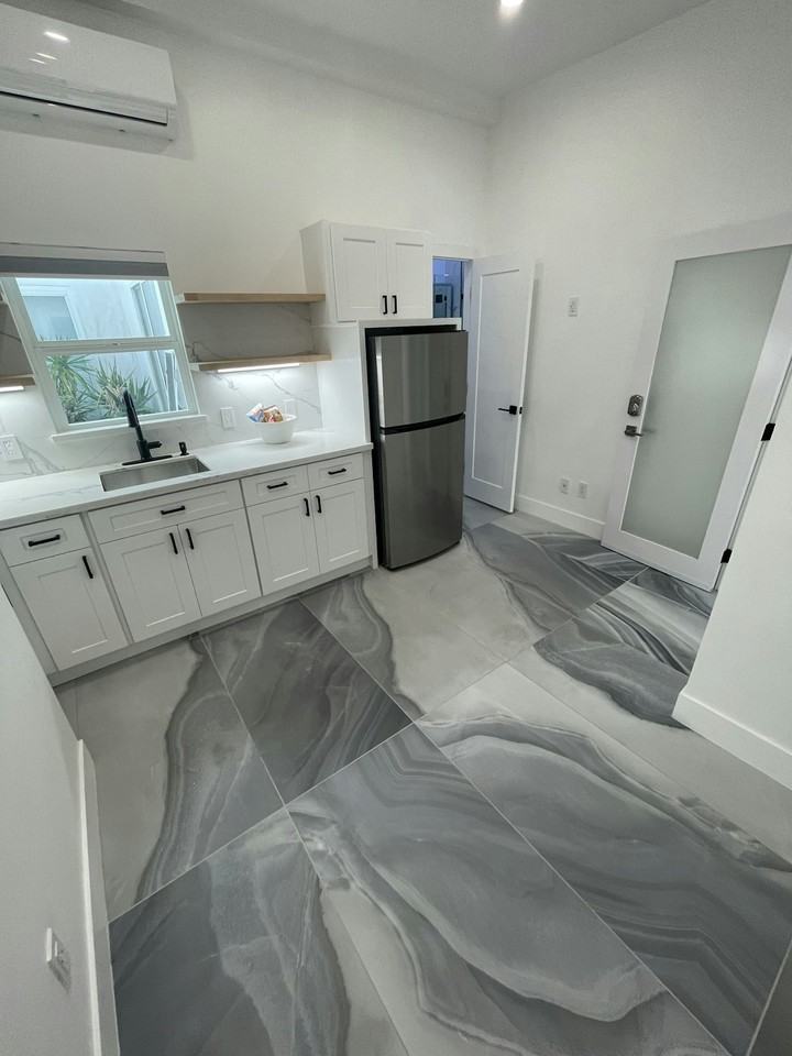 732 Ventura Place, Unit 2 - Photo 6 of 13