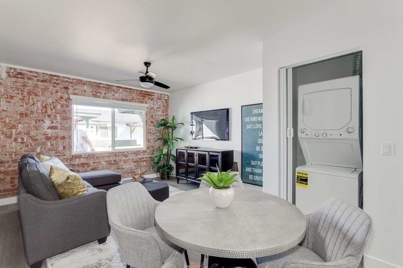 2512 East Thomas Road - Photo 6 of 16