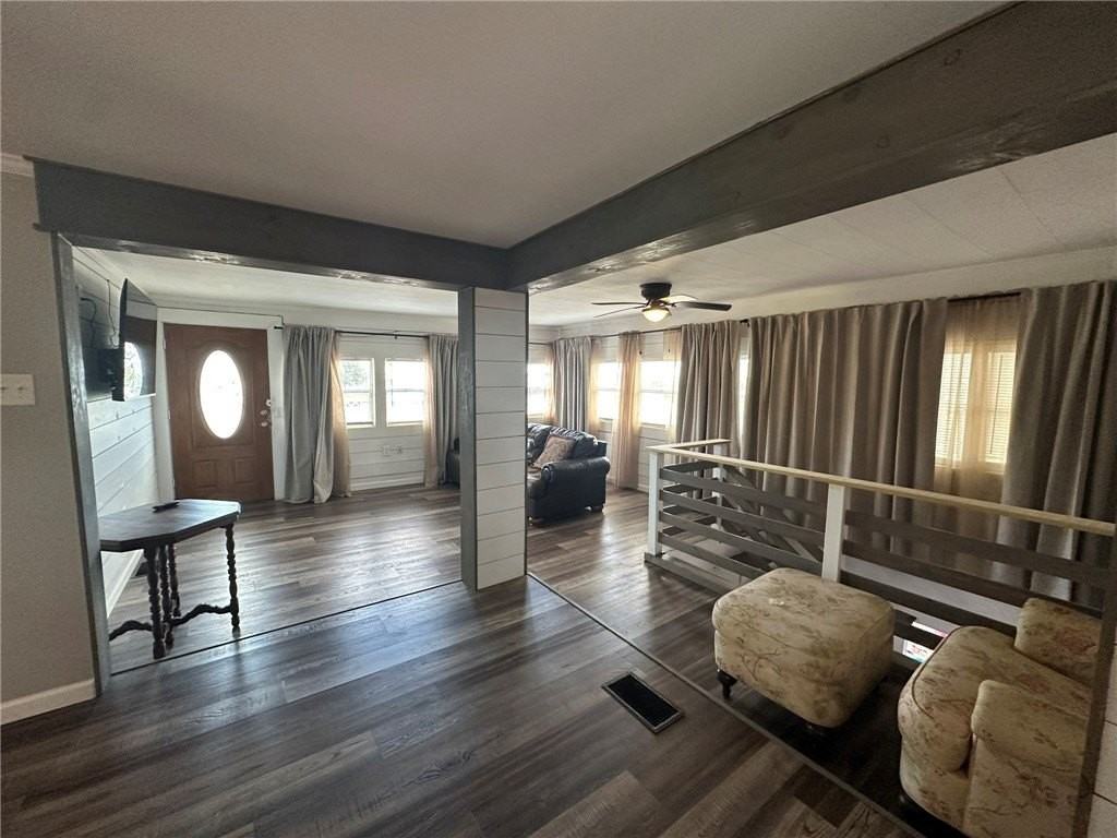 810 S Sandpiper - Photo 3 of 40