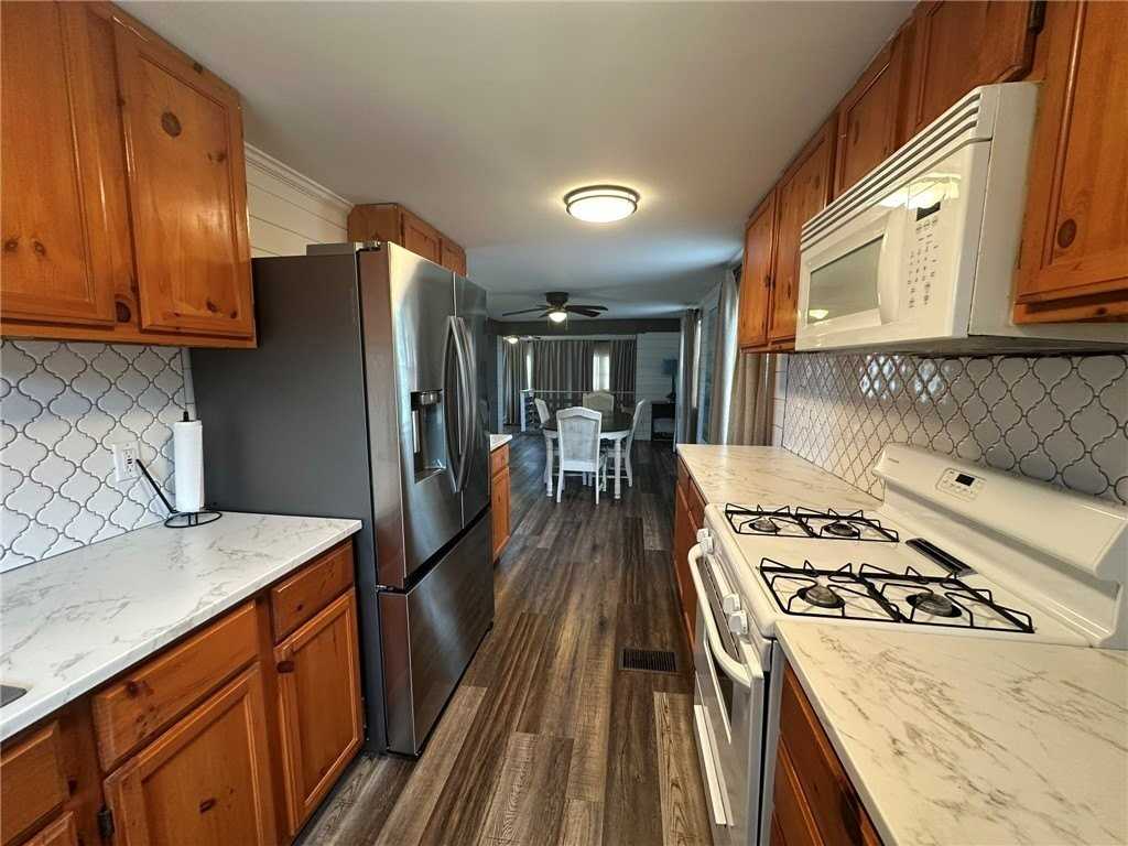 810 S Sandpiper - Photo 5 of 40