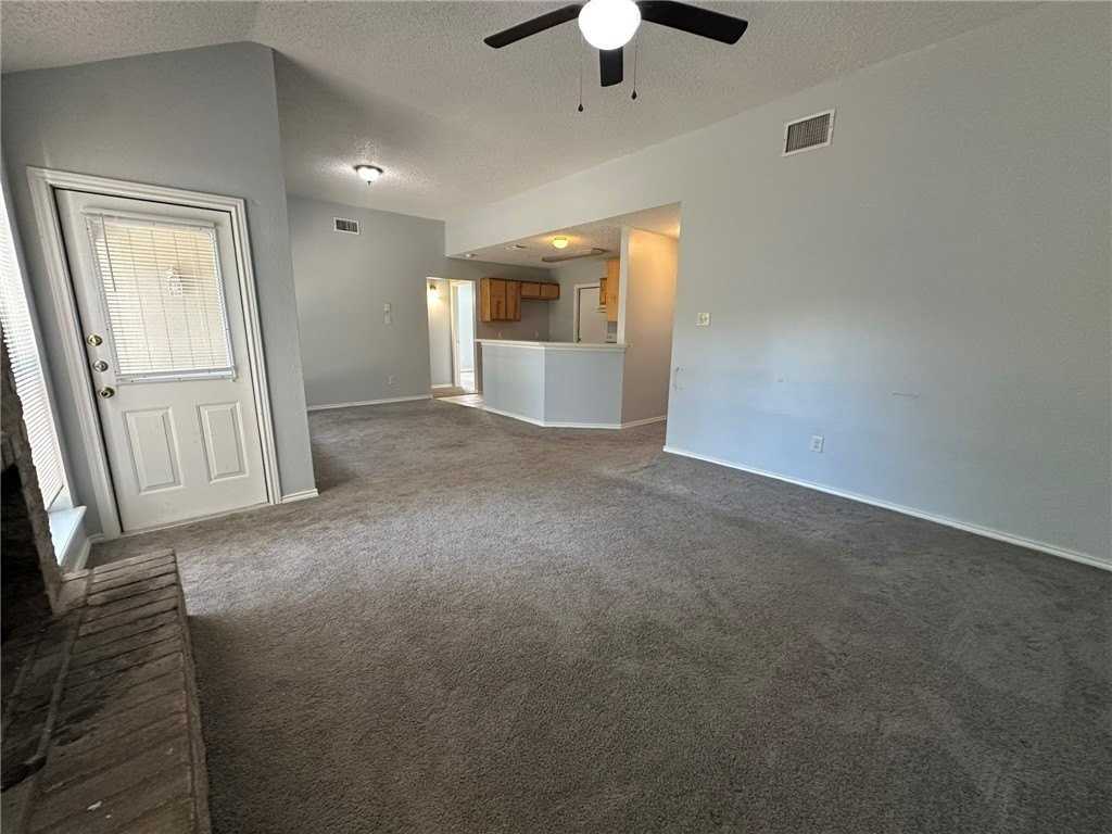 2189 Spring Park Dr - Photo 4 of 35