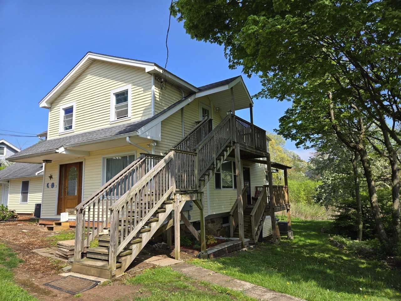 190 Short Beach Road - Photo 2 of 10