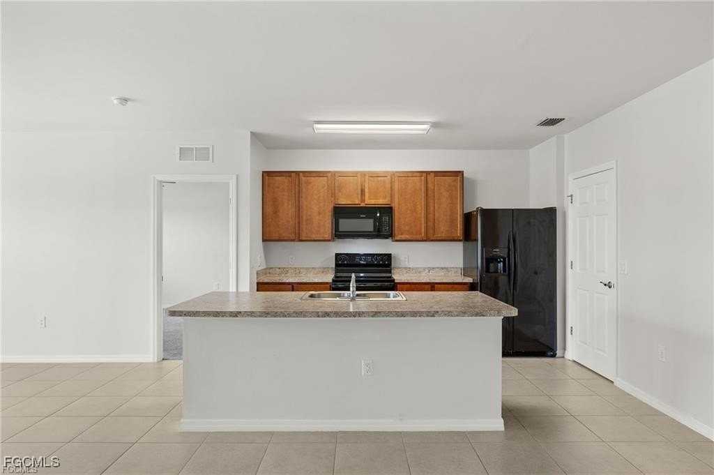 3495 Acapulco Cir - Photo 2 of 17