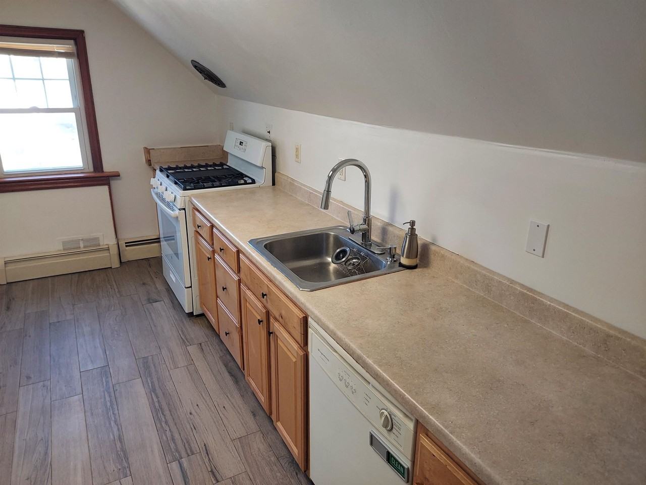 48 W 32nd St - Photo 2 of 15