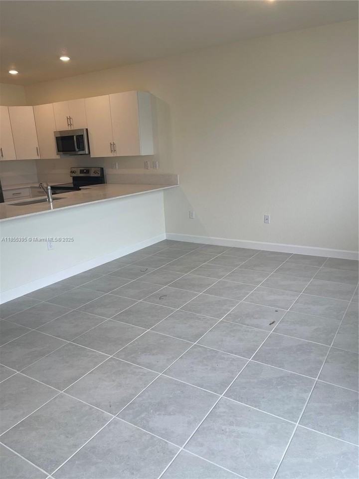 3244 W 114th Ter #3244 - Photo 4 of 16