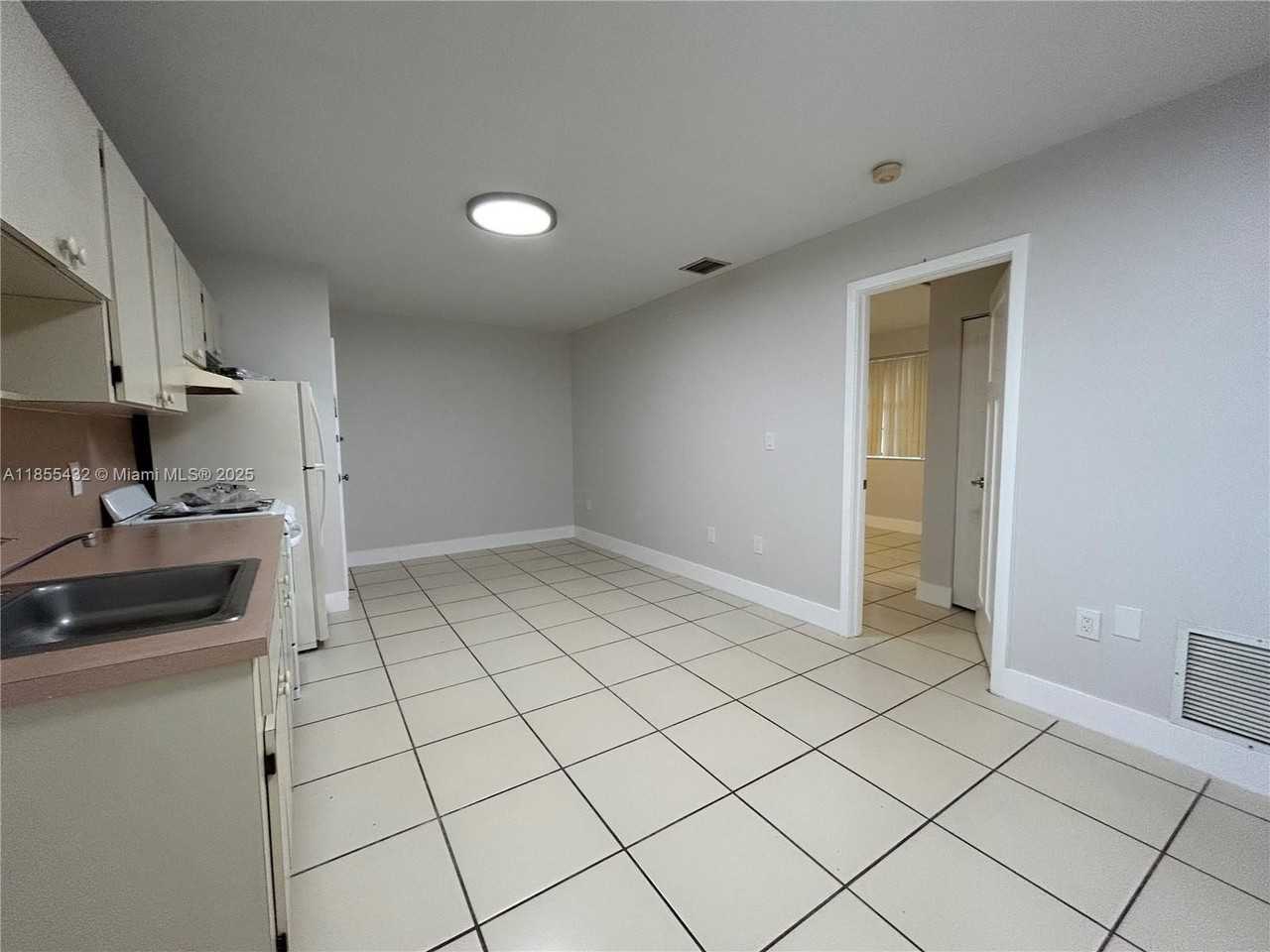 25 W 4th St #103 - Photo 2 of 5