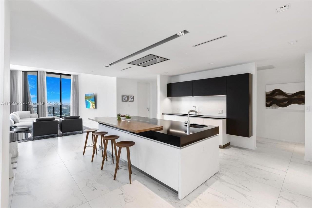 1000 Biscayne Blvd #4901 - Photo 6 of 50