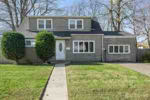 featured image of 33 Windsor Dr