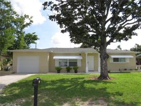 5527 Lown St N - Photo 1 of 1
