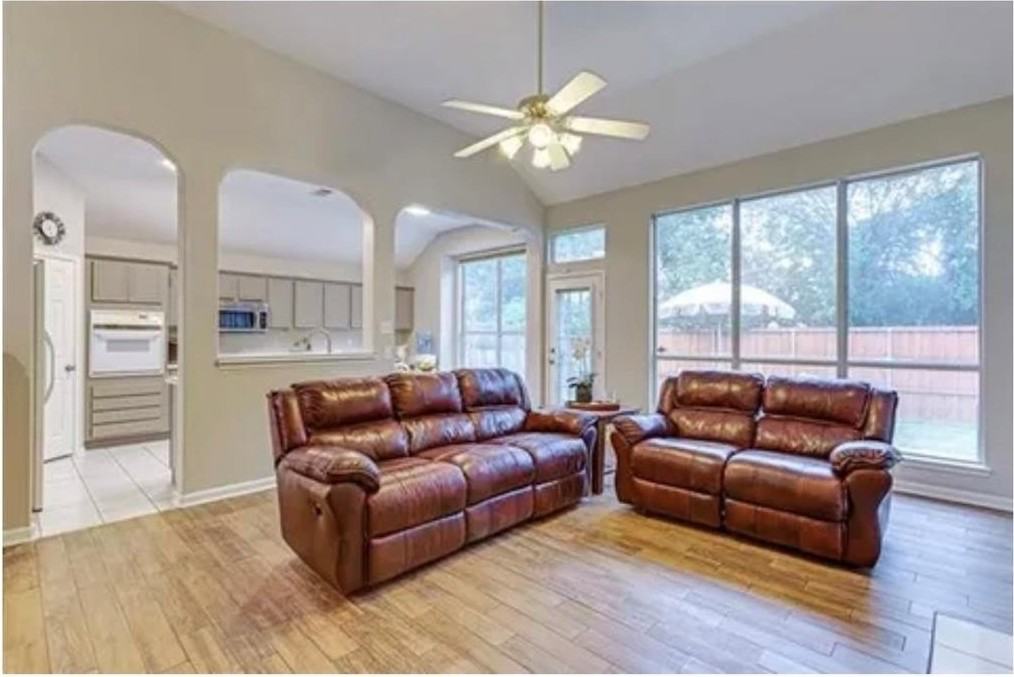 7512 Brookview Dr - Photo 5 of 20