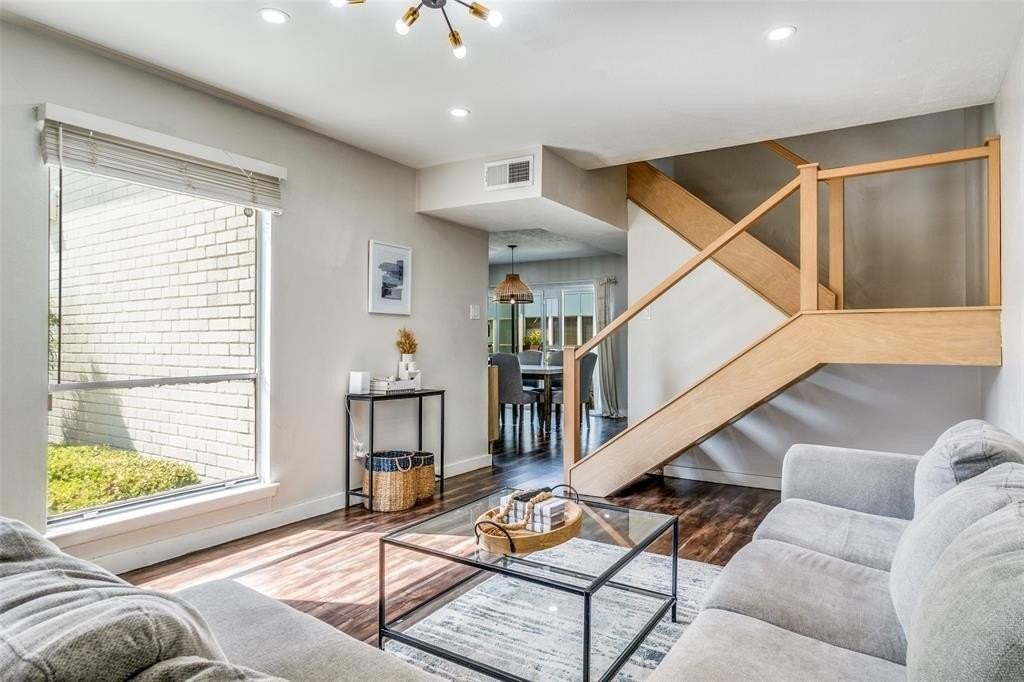 4347 Dickason Ave #110 - Photo 7 of 24