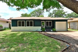 726 Woodlawn Dr - Photo 1 of 1