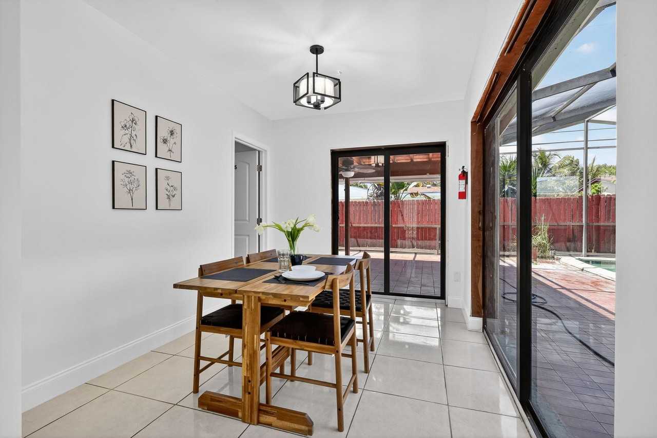 Ne 175th St - Photo 3 of 11