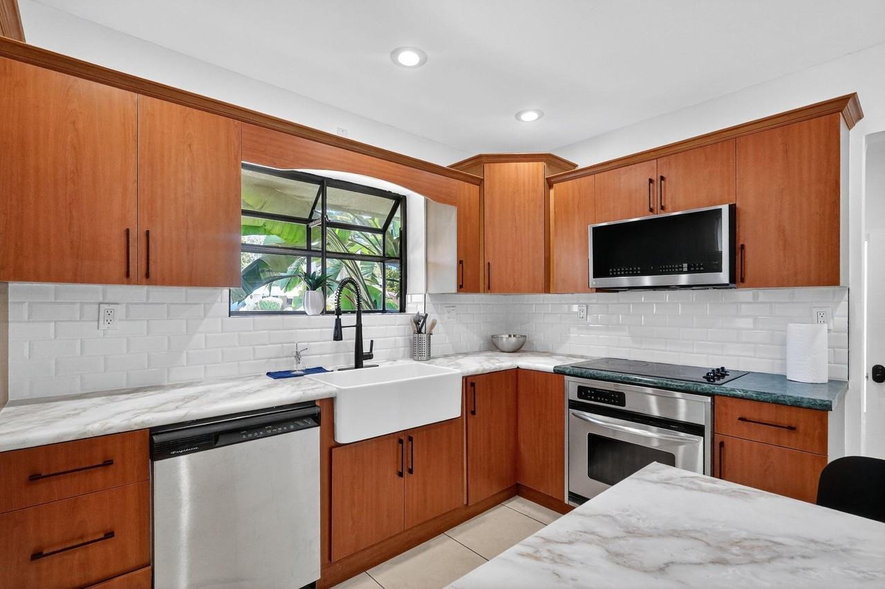 Ne 175th St - Photo 4 of 11