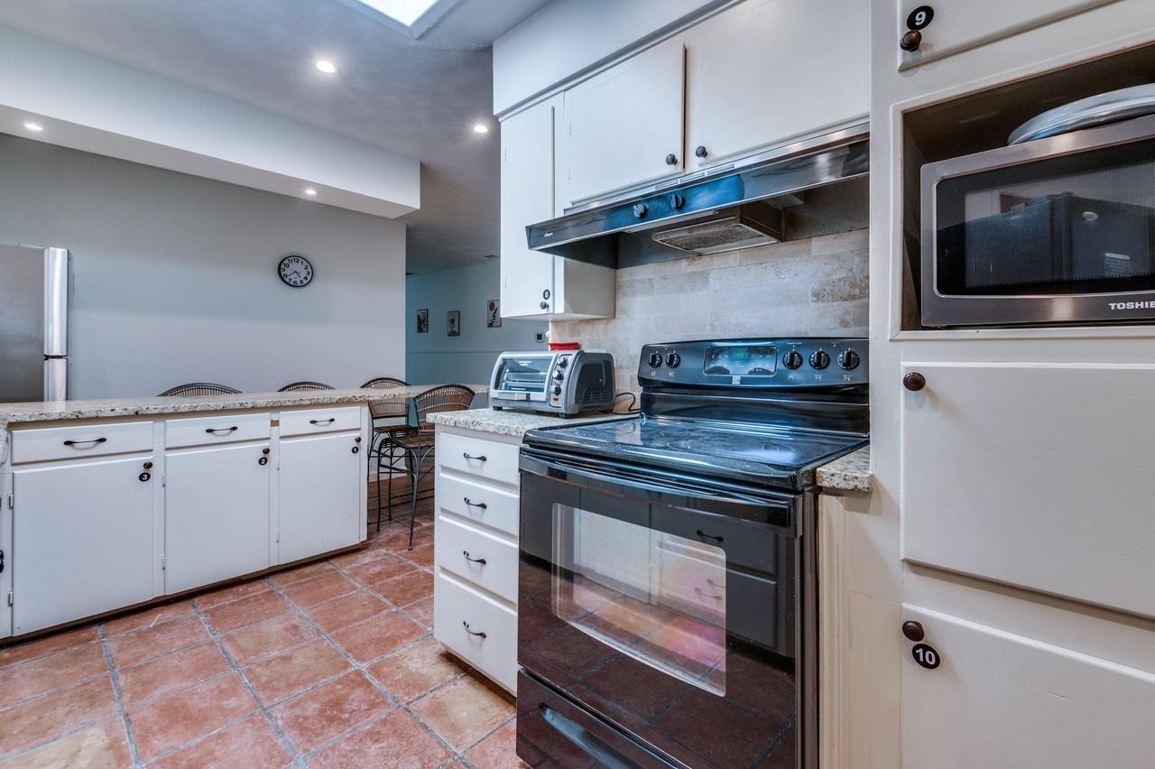 Springwood Pl - Photo 2 of 10