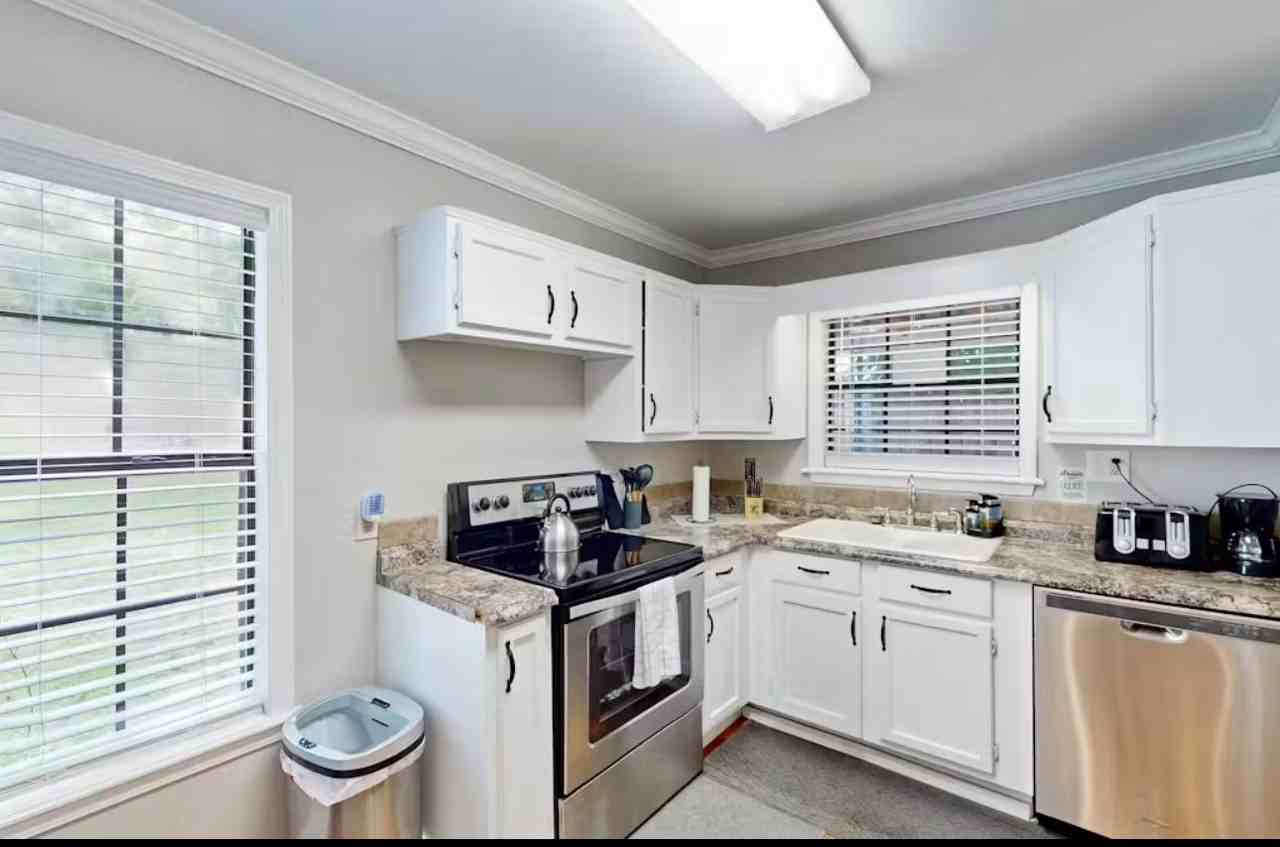 10th Ave Nw - Photo 7 of 10