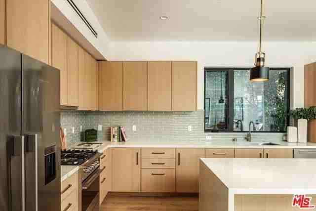 2824 Avenel St - Photo 3 of 8
