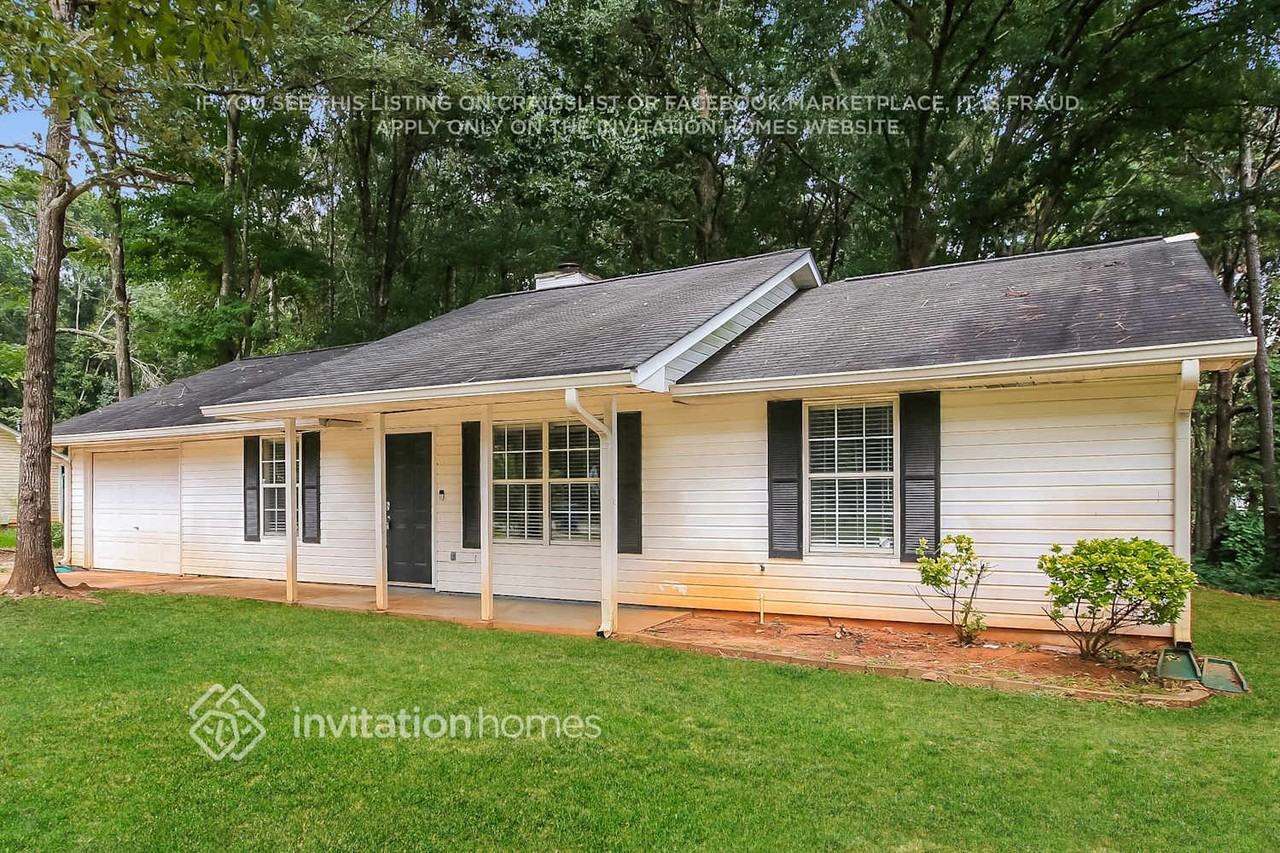 225 Woodcrest Dr - Photo 3 of 17