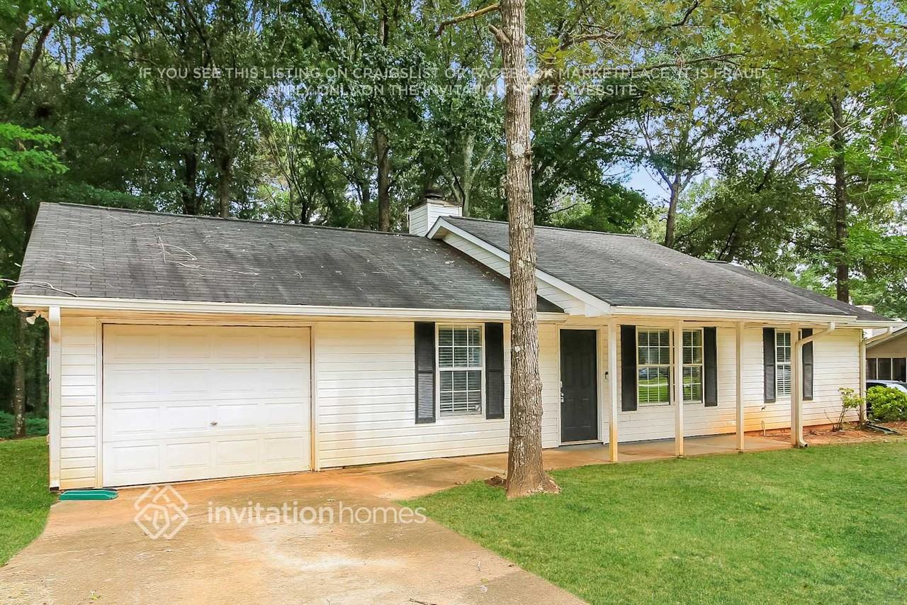 225 Woodcrest Dr - Photo 4 of 17