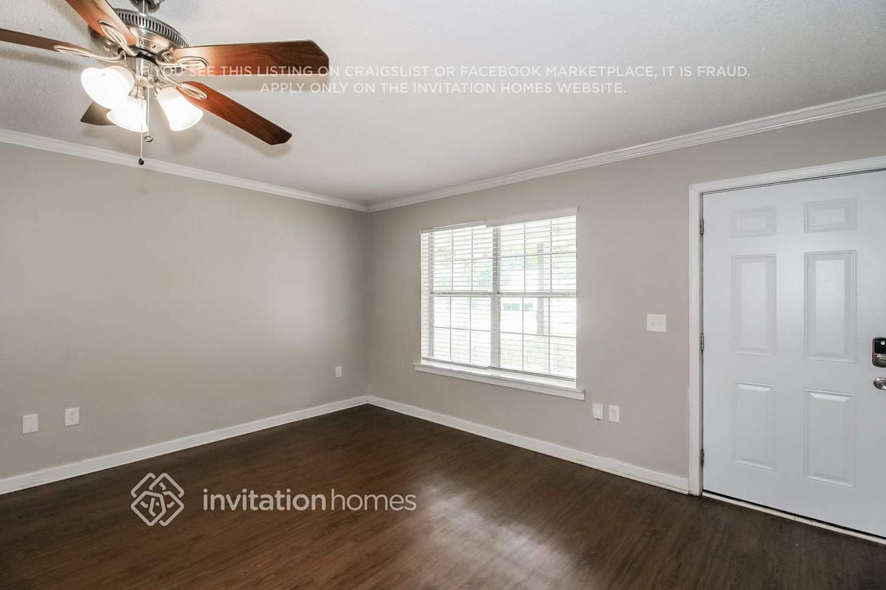225 Woodcrest Dr - Photo 5 of 17