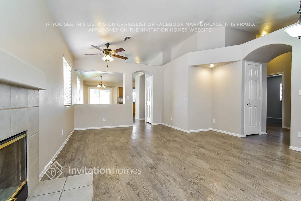 8904 Chenin Ave - Photo 4 of 16