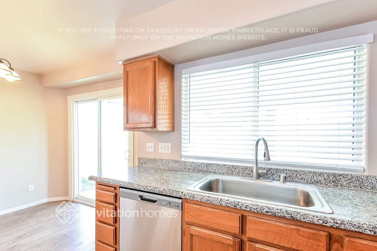 8904 Chenin Ave - Photo 7 of 16