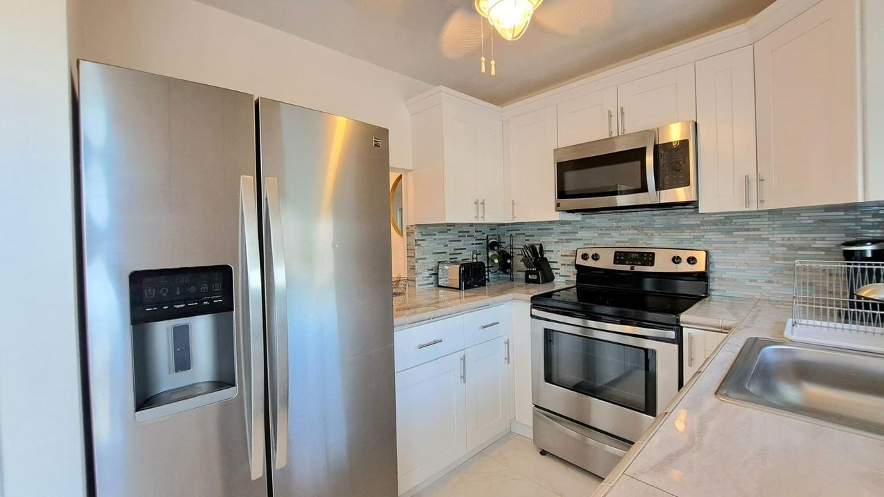 1445 Se 15th Ct #202 - Photo 2 of 32