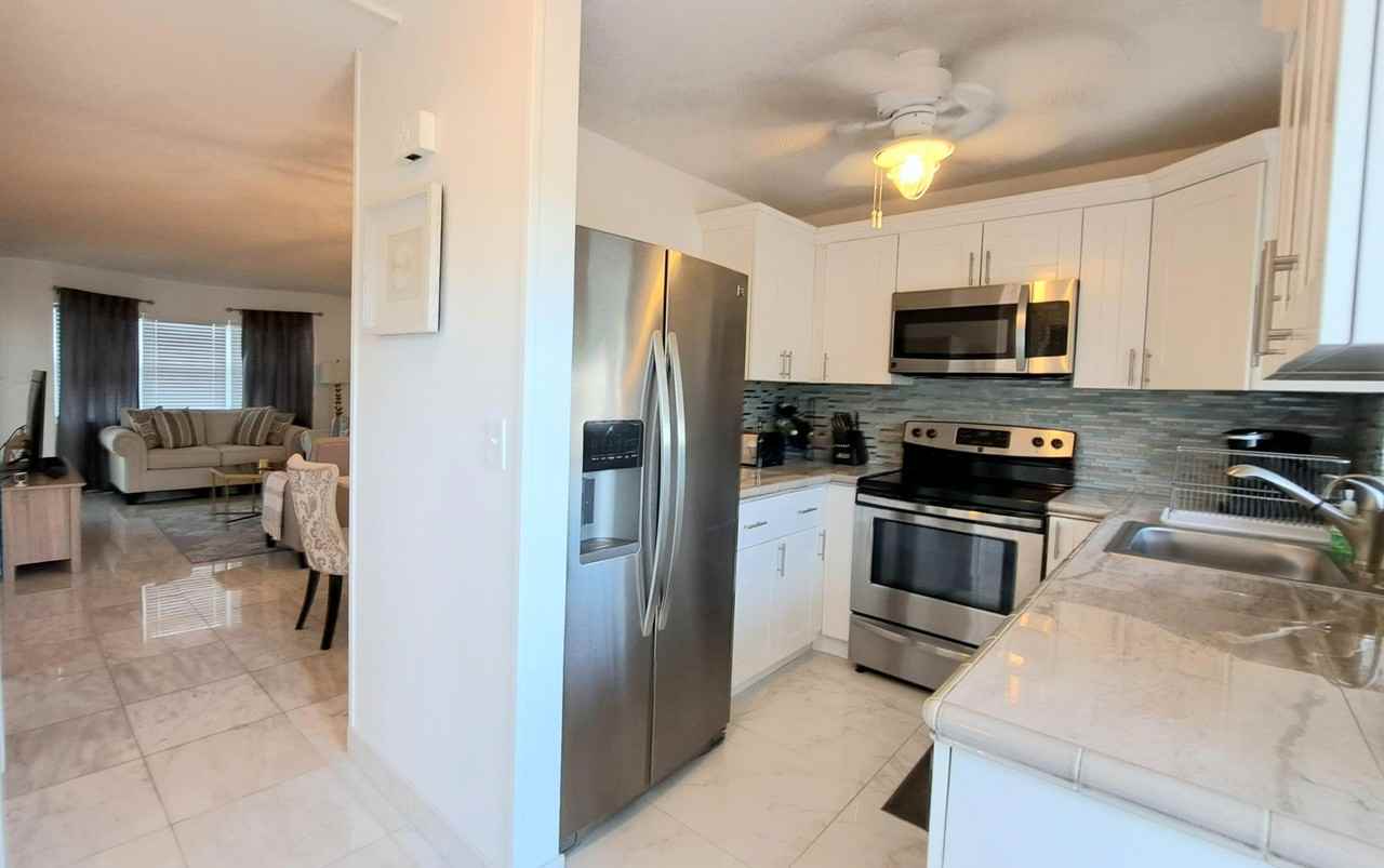 1445 Se 15th Ct #202 - Photo 3 of 32