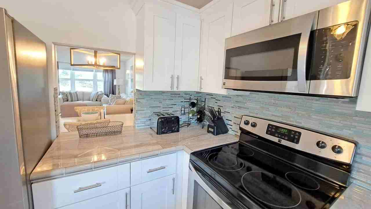 1445 Se 15th Ct #202 - Photo 5 of 32