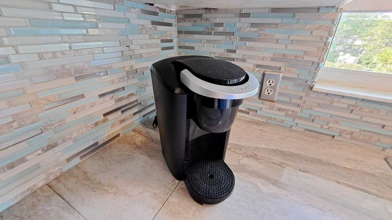 1445 Se 15th Ct #202 - Photo 7 of 32