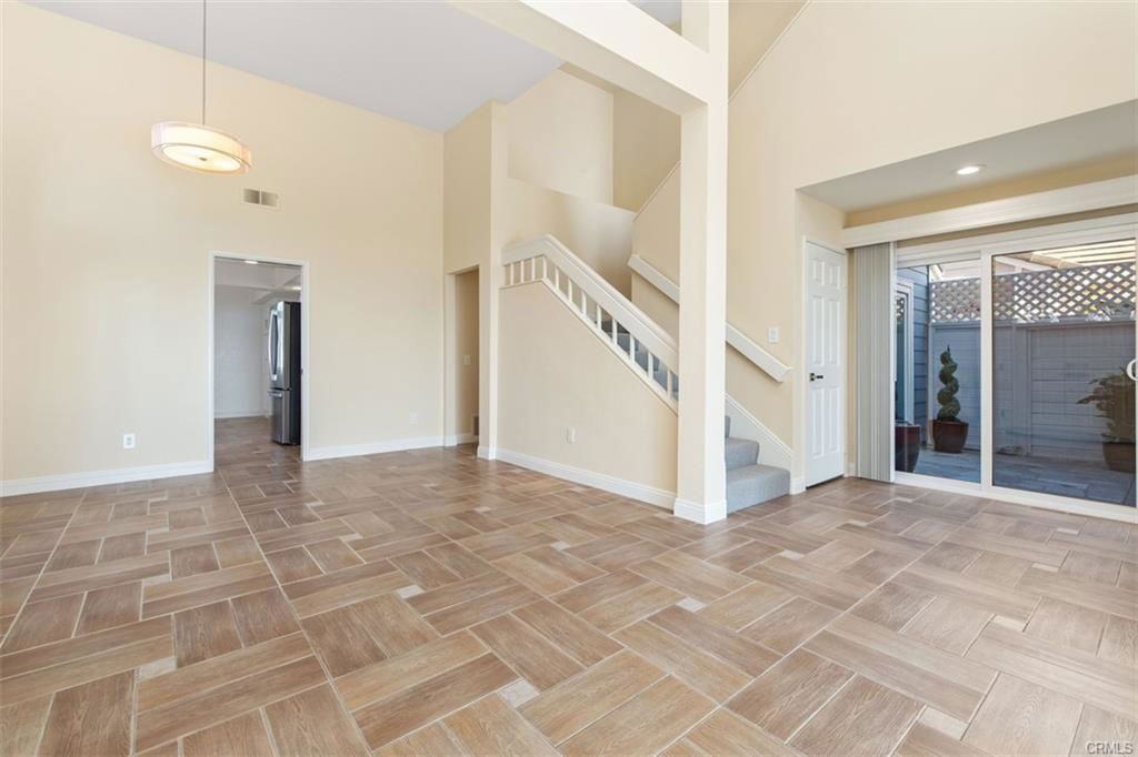 12 Haverhill Rd - Photo 3 of 8