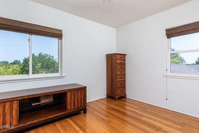 196 Malcolm Dr - Photo 2 of 8