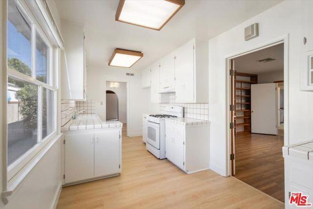 12848 Tiara St - Photo 2 of 8