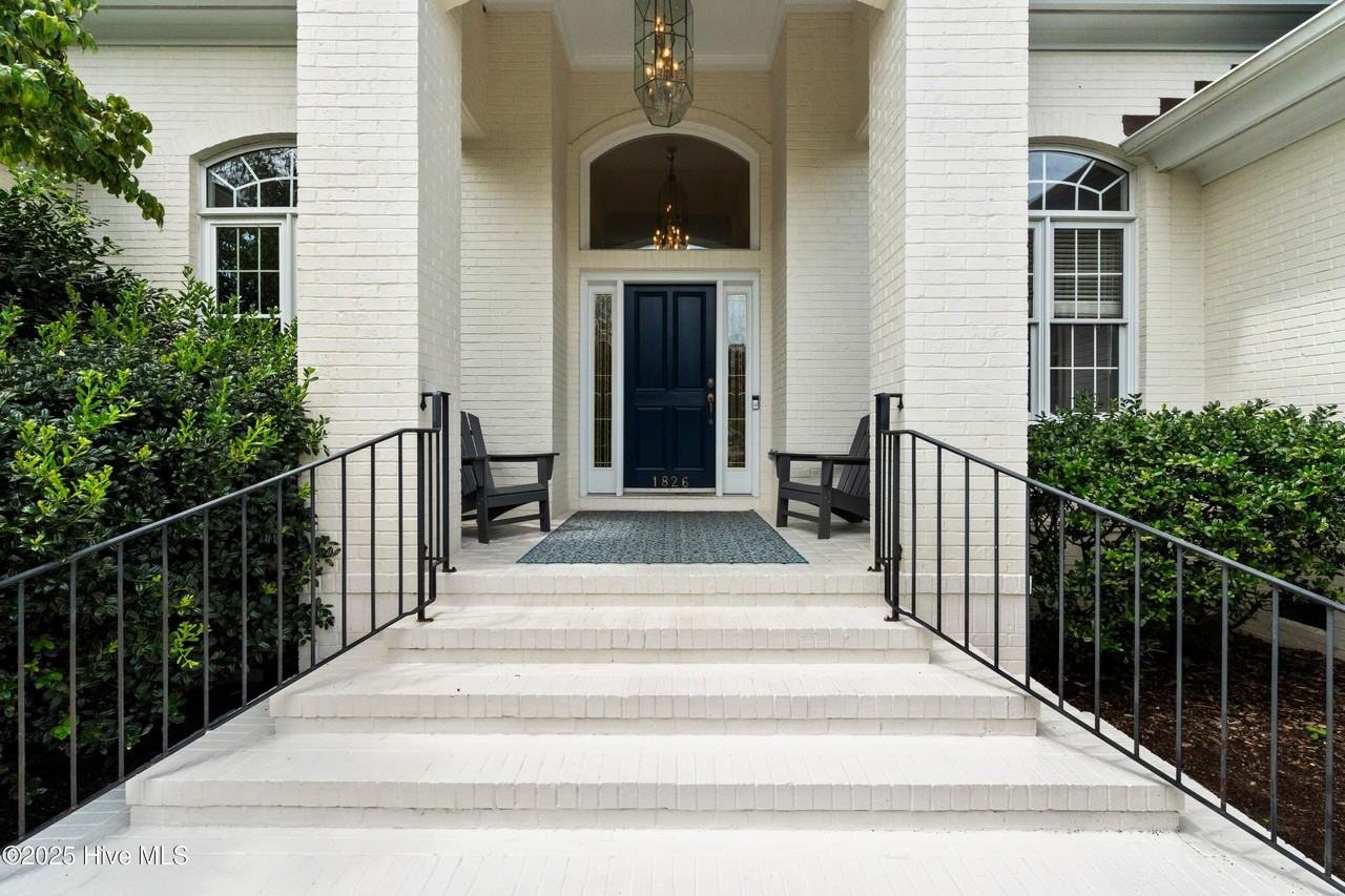 1826 Cross Staff Rd - Photo 2 of 50