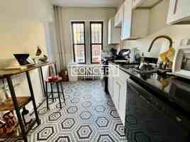 featured image of 452A Park Dr #1B