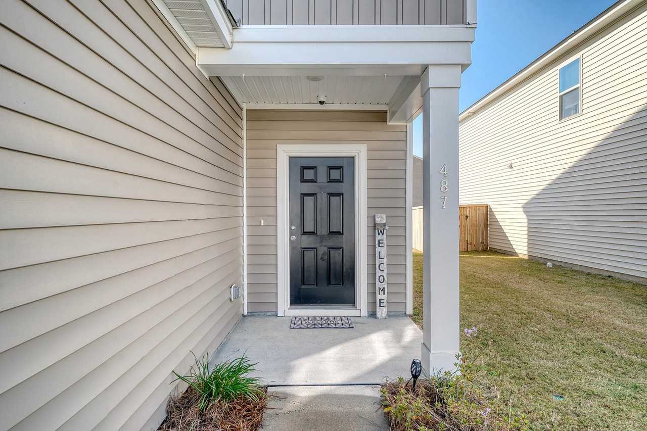 487 Pender Woods Dr - Photo 4 of 45