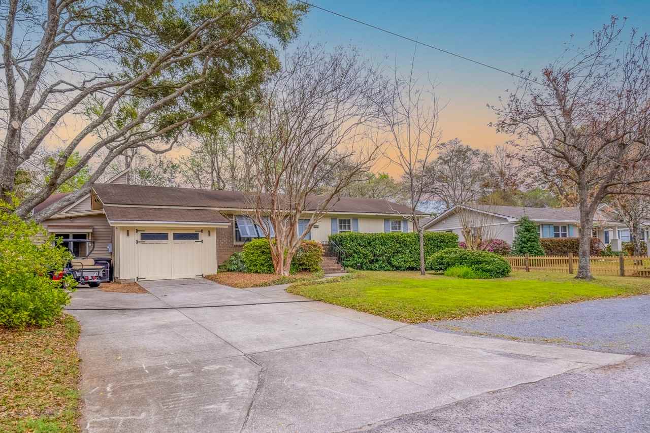 1439 Glencoe Dr Apt A #NA - Photo 2 of 21