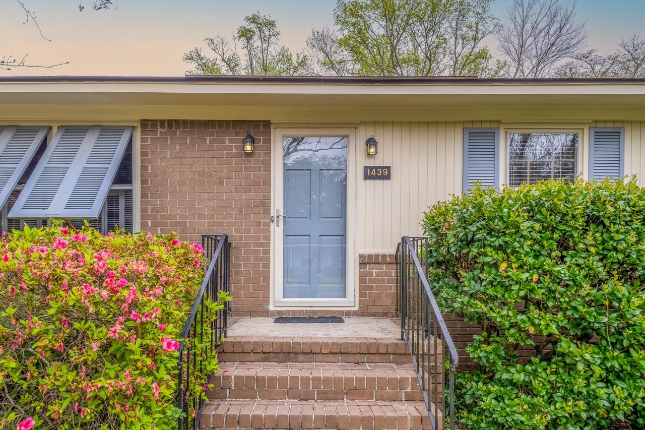 1439 Glencoe Dr Apt A #NA - Photo 3 of 21