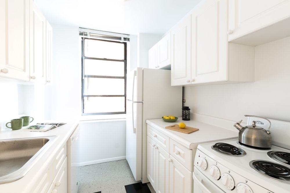 W 34th St #3A1 - Photo 4 of 11