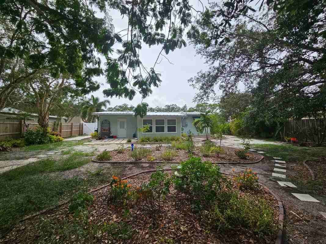 315 62nd St W - Photo 2 of 4