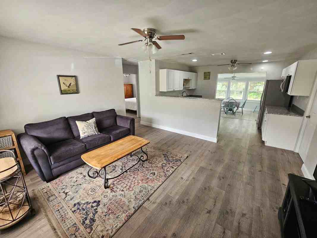 315 62nd St W - Photo 3 of 4