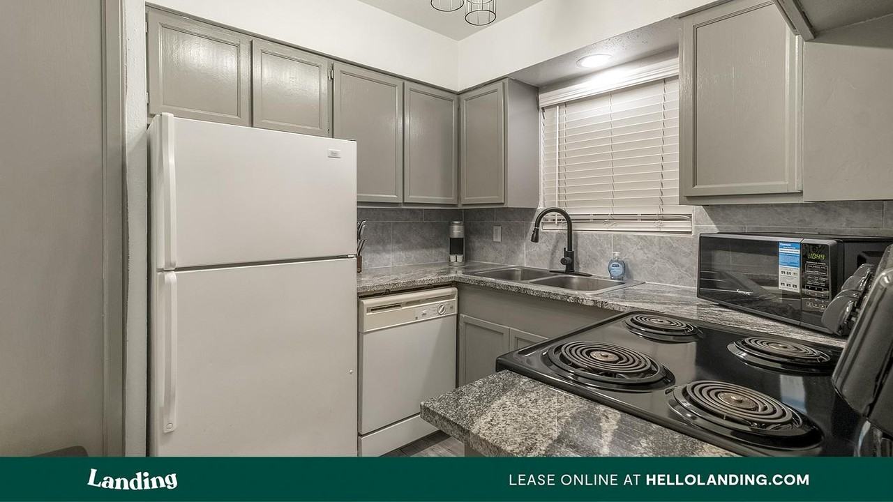 5331 Beverly Hill St - Photo 3 of 50