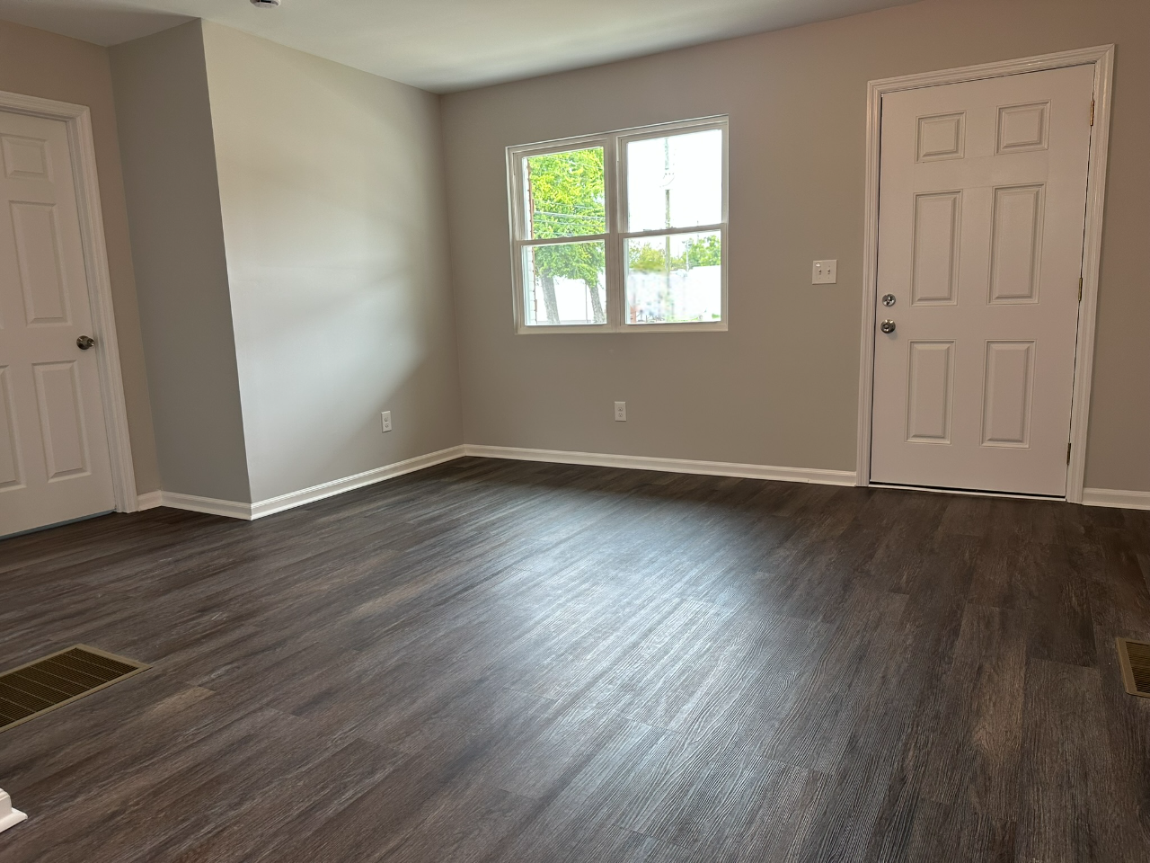 1109 4th Ave W #AD - Photo 4 of 9