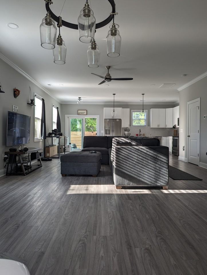 1101 Fanning St #1 - Photo 3 of 16