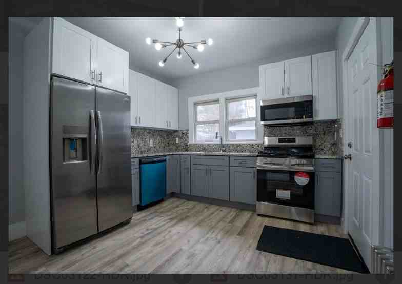 298 N Bridge St #1 - Photo 3 of 10