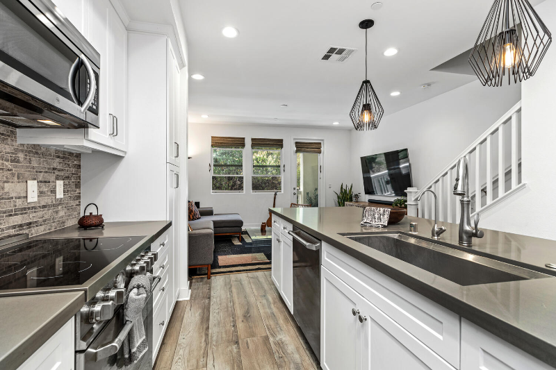 1105 Makena Way - Photo 4 of 36